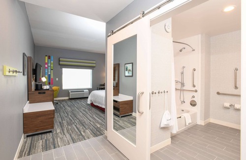 West Chester Hotel | Hampton Inn & Suites Cincinnati Liberty Township