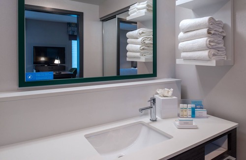 Winston - Salem Hotel | Hampton Inn & Suites Winston-Salem Downtown