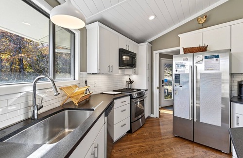Montreat House | Hangin' Round | Unique & Pet-Friendly Rondette in Montreat!