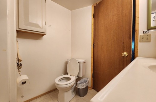 Kenny Lake House | Hannah's Hideaway: 3 Bedroom Rural Cabin