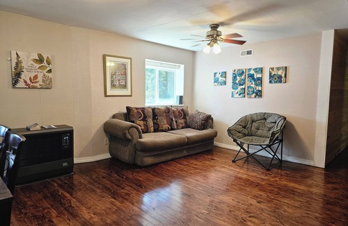 Kenny Lake Cabin | Hannah's Hideaway: 3 Bedroom Rural Cabin