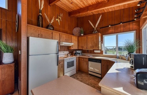 Sereno del Mar House | Hansen's Bodega Bay Getaway-Walk to Beach!