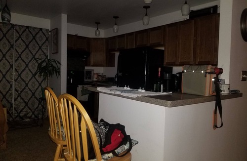 Eagle River House | Happy Bear Cozy Bungalow with Large Back Yard close to Anchorage Wasilla