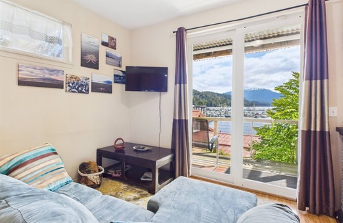 Juneau Apartment | Harbor View Apartment w/water access