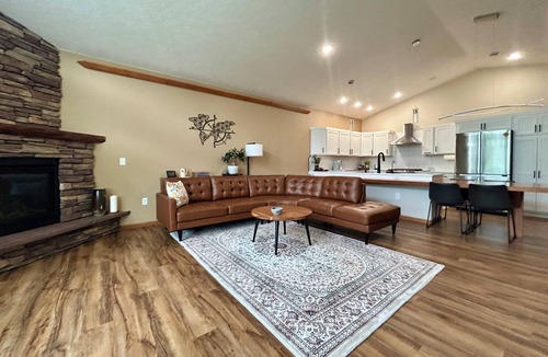 Big Lake House | Have the whole house on lake front