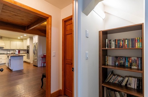 Blowing Rock House | Hearthstone- AppSki Mtn home with it all: hot tub, game room, fire pit, pets!