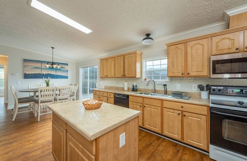 Candler House | Heated Private Saltwater Pool; Hot Tub; 15 min AVL; 10 min Blue Ridge Parkway