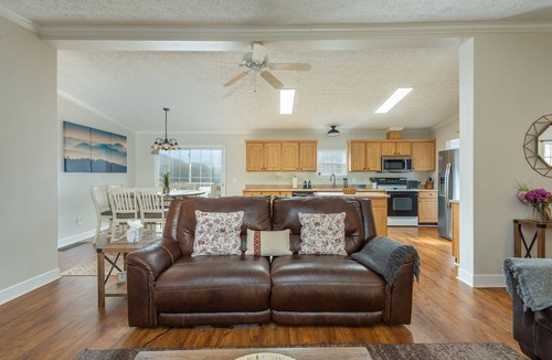 Candler House | Heated Private Saltwater Pool; Hot Tub; 15 min AVL; 10 min Blue Ridge Parkway