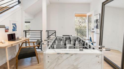 Bouldin House | Henley by AvantStay