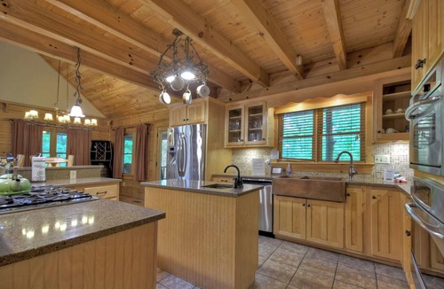 Copperhill Cabin | Hidden Creek | Trail to Creek | Hot Tub | Pool Table