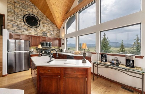 Tabernash House | Hidden River Ranch private hot tub