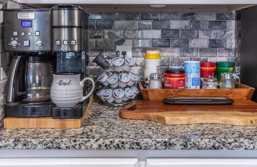 Farmington House | Hideaway Getaway - Statham
