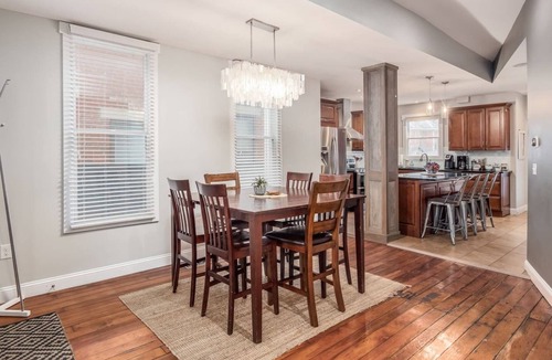 Italian Village House | High St .2mi | King Suite 3 Queens Chef Kitchen & Parking