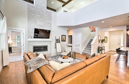 Grand Elk Ranch House | Hike & Ski: Stunning Home w/Hot Tub in Granby!