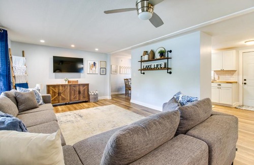 Hillsboro House | Hillsboro Hideaway w/Private Hot Tub & Bunkhouse!