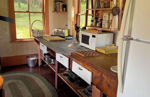 Sebago House | Hillside 7-bedroom house in Sebago perfect for gatherings