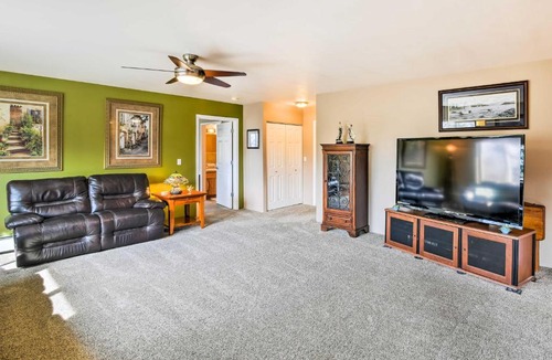 Mid-Hillside Apartment | Hillside Anchorage Home by Hiking & Biking Trails!