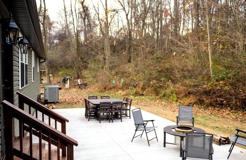 Warsaw House | Hillside Hideout - Spacious 5-bedroom house in peaceful Warsaw