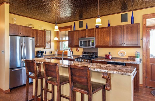 Silt House | Hilltop haven with 360º views, hot tub, fireplace