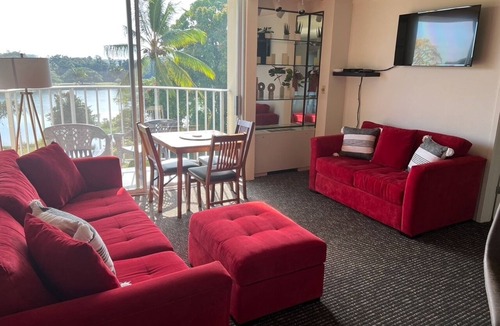 Hilo Condo | Hilo's Finest 2 bd Condo - Pool, A/C, Views!
