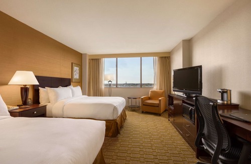 West Central Hotel | Hilton Fort Wayne at the Grand Wayne Convention Center