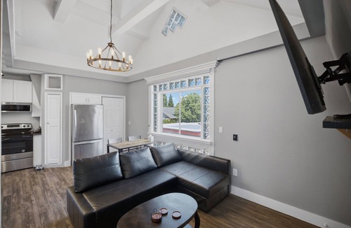 Miller Park Apartment | Historic Cap Hill Oasis w/View | Dogs Stay Free!