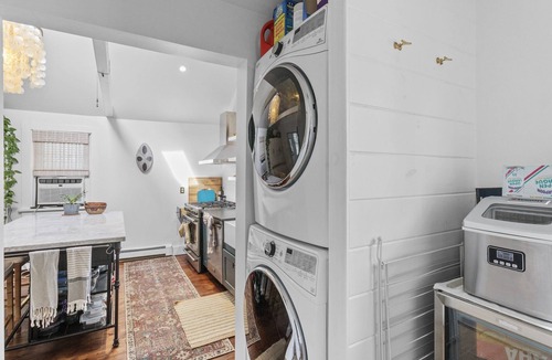 Sandwich House | Historic Cape Cod 3BR Home in Sandwich – Walk to Beach & Dining