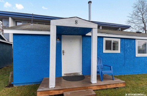North Star Cabin | Historic cottage - 10 minute walk to restaurants & trails