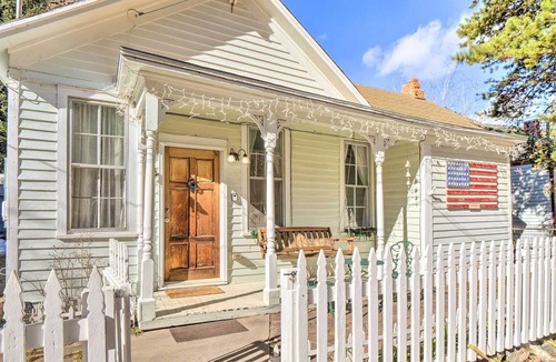 Historic District Cottage | Historic Georgetown Home w/ Private Backyard!
