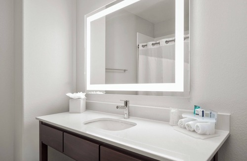 Marble Falls Hotel | Holiday Inn Express Marble Falls by IHG