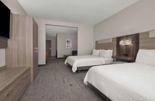 Marble Falls Hotel | Holiday Inn Express Marble Falls by IHG