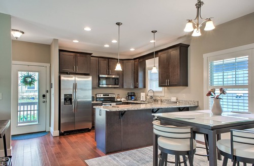 Oakley House | Home Near Biltmore Estate | Pet-Friendly 3BR (30-Night Minimum + Year-Long Lease Option)