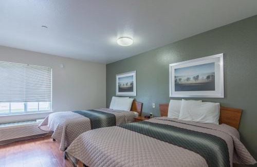 Columbus Hotel | HomeTowne Studios by Red Roof Columbus