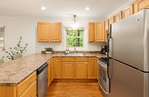 Asheville House | Hot Tub · Fire Pit · EV Charger · Near Asheville