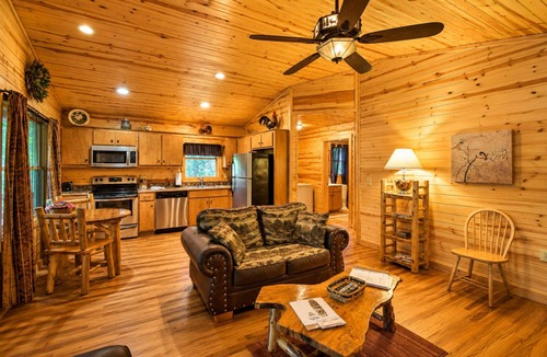Helen Cabin | Hot Tub, Firepit, Minutes to Helen