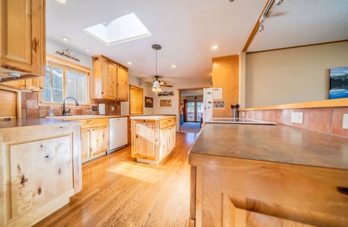 Carriage Hills House | Hot tub, fireplace, views, near National Park!