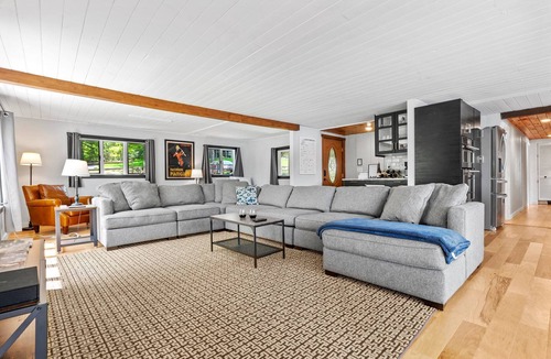Milton House | Hot Tub, Lakeside, Private Beach, Sleeps 12