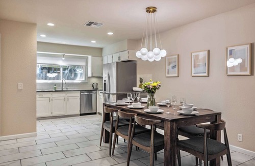 Franklin Park Apartment | Hot Tub | Pool | Outdoor Movie Lounge | Spa Shower