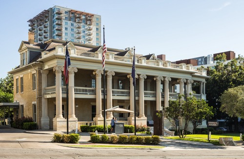 West Campus Hotel | Hotel Ella
