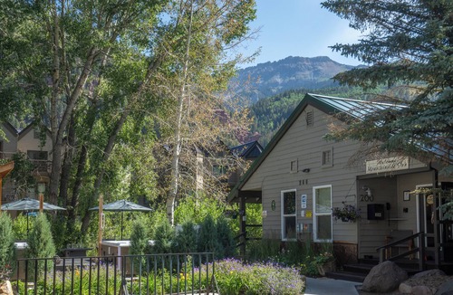 Telluride Hotel | Hotel Room With Two Twin Beds at the Mountainside Inn