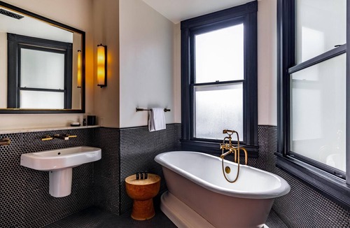 Travis Heights Hotel | Hotel Saint Cecilia
