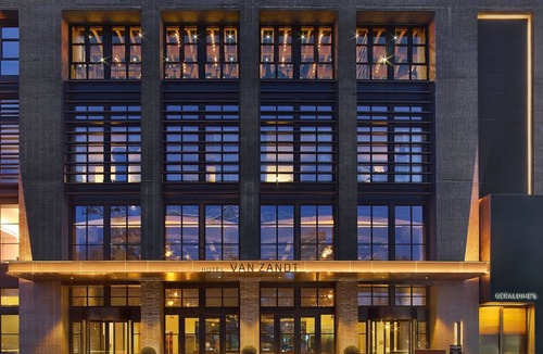 Rainey Street Historic District Hotel | Hotel Van Zandt