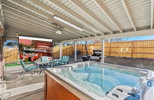 Arvada House | HotTub PS5 Theater GameRoom Golf DancePole 420