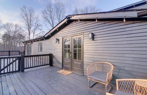 Banks County House | Huge 3-Unit Commerce Estate Near ATL Dragway!