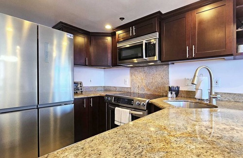 Waikiki Condo | Ilikai 426 2 Bedroom Ocean/Pool Views - 1 K, 2 Full and 2 Q Sofa Beds