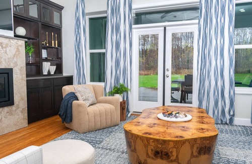 Meadow Lakes House | Indoor heated pool, sauna, exquistly decorted private retreat with gated drive
