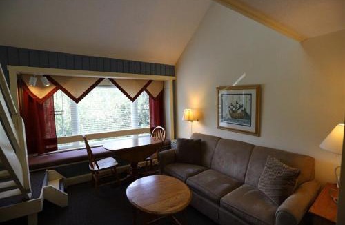 Waterville Valley House | Inns of Waterville Valley 403 Affordable Loft Unit at Inns of Waterville Valley