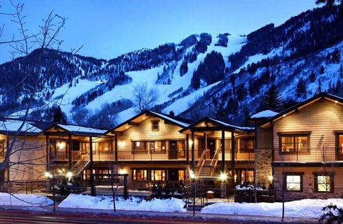 West End Condo | Innsbruck Aspen | Deluxe One-Bedroom Junior Suite 01 w/Hot tub, Centrally located
