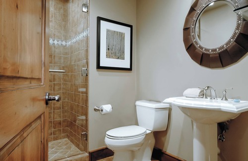 West End Hotel | Innsbruck Aspen | Deluxe Two-Bedroom Suite 02 w/Hot tub, Centrally located