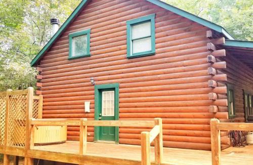 Epworth House | Inspiration- 2br/2ba Hot Tub-Wifi- Pets ok-Pool table- Fireplace- Free Activities